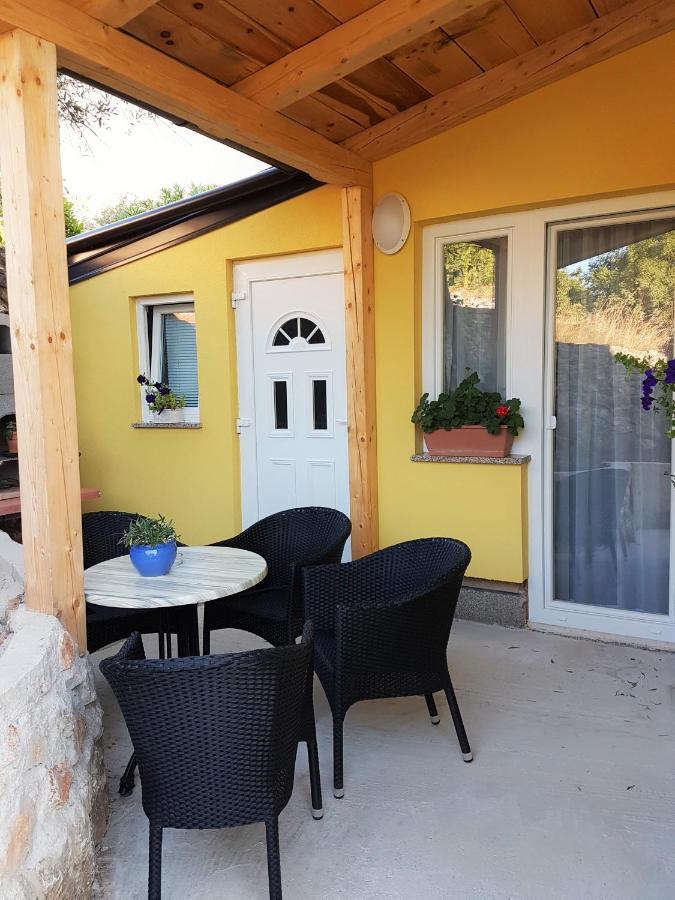 Apartmani Ljerka Malinska Buitenkant foto