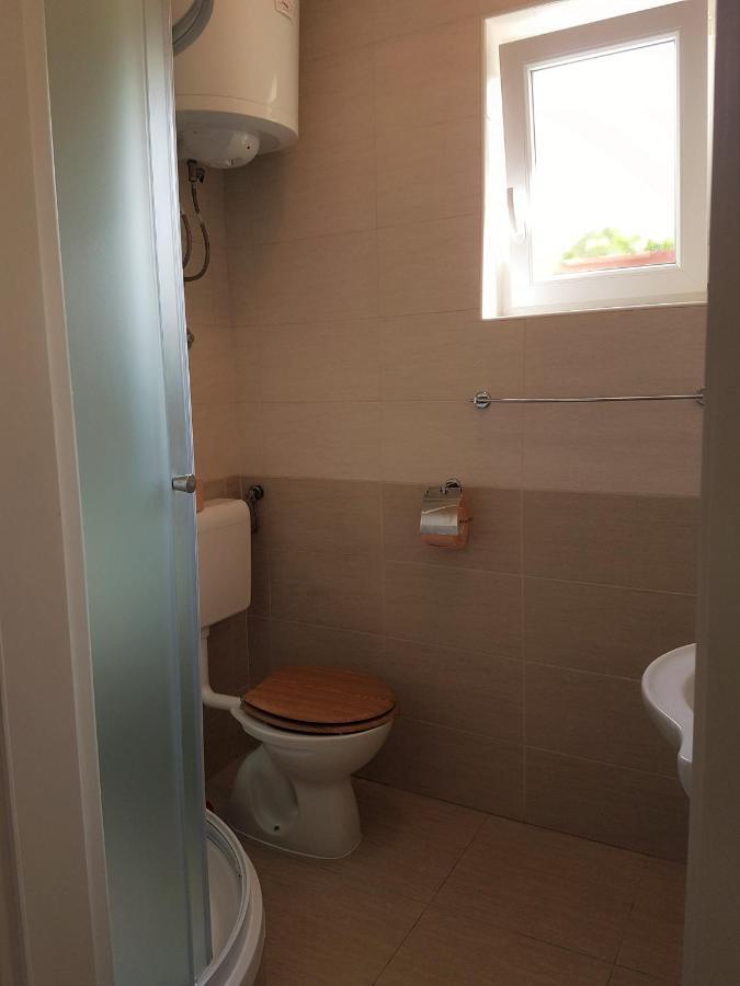 Apartmani Ljerka Malinska Buitenkant foto