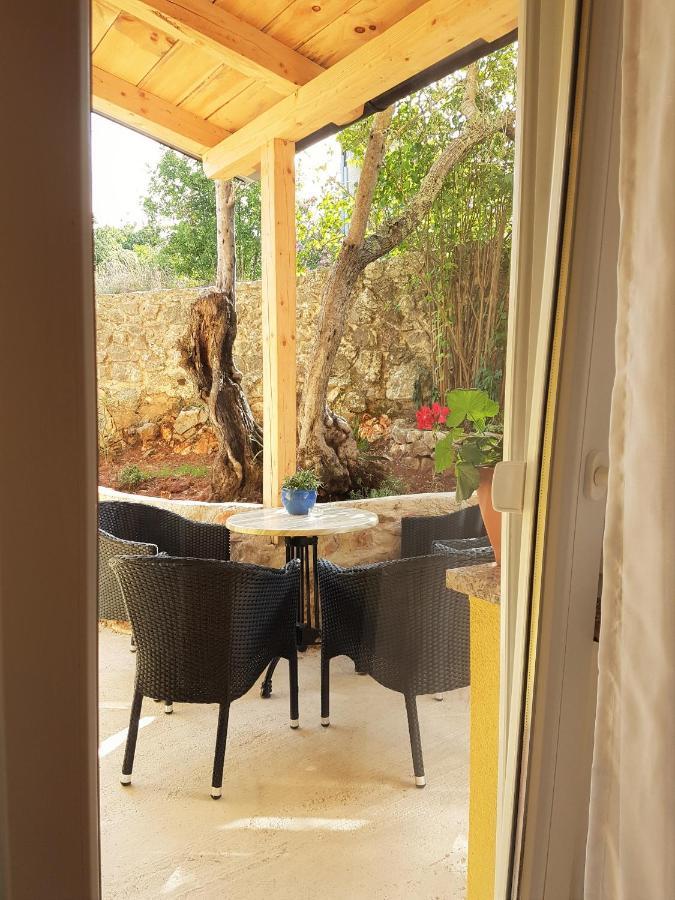 Apartmani Ljerka Malinska Buitenkant foto