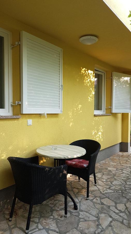 Apartmani Ljerka Malinska Buitenkant foto
