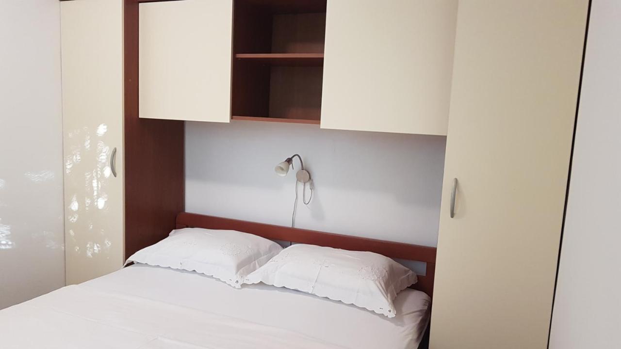 Apartmani Ljerka Malinska Buitenkant foto