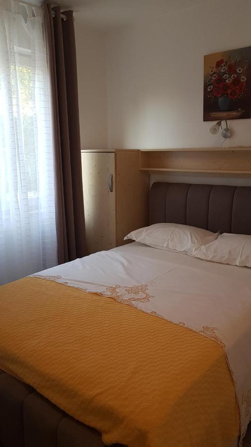 Apartmani Ljerka Malinska Buitenkant foto
