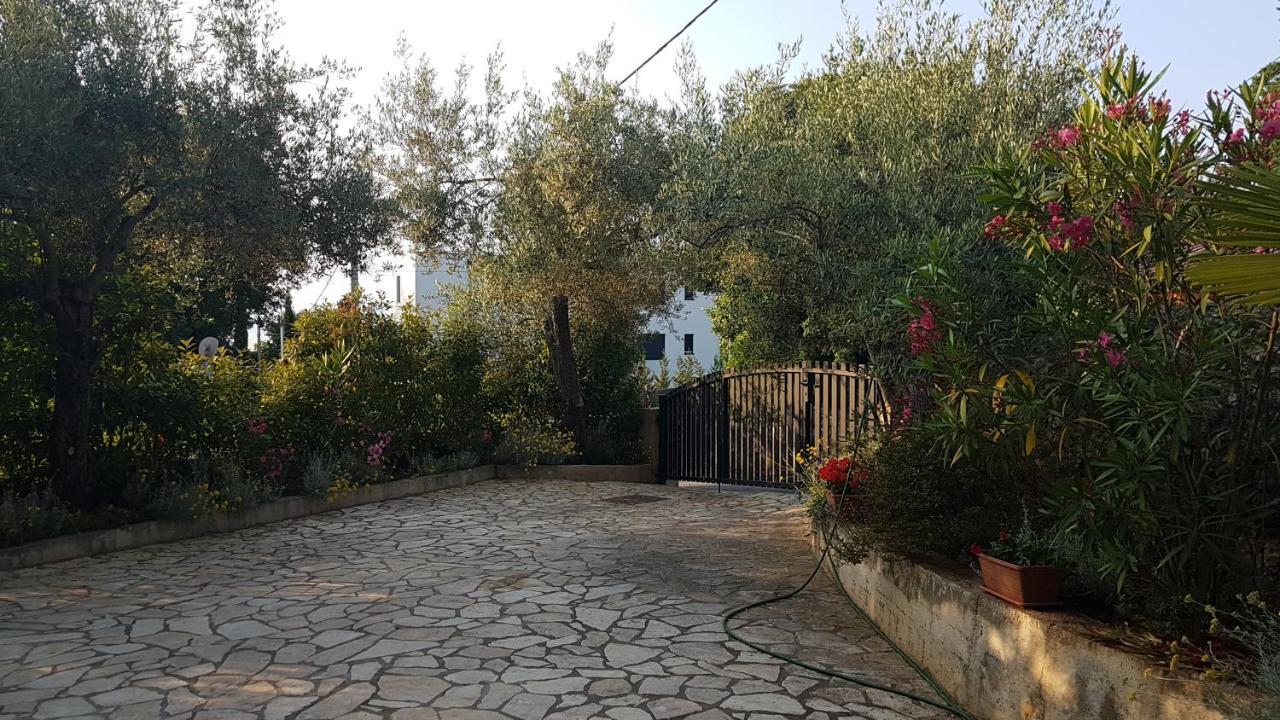 Apartmani Ljerka Malinska Buitenkant foto